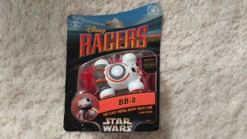 Voiture de collection en métal disney Disneyland Paris star wars BB-8 neuve Idée